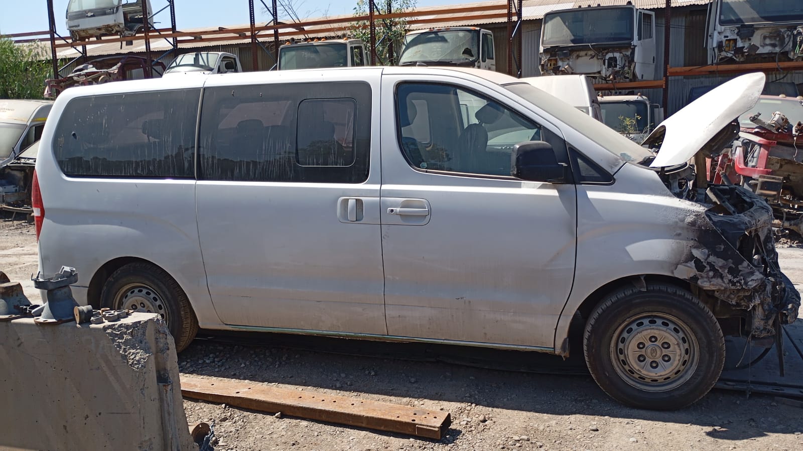 EJE PUENTE DELANTERO Hyundai NEW H1 GLS CRDI 2012  USADO  EN DESARME